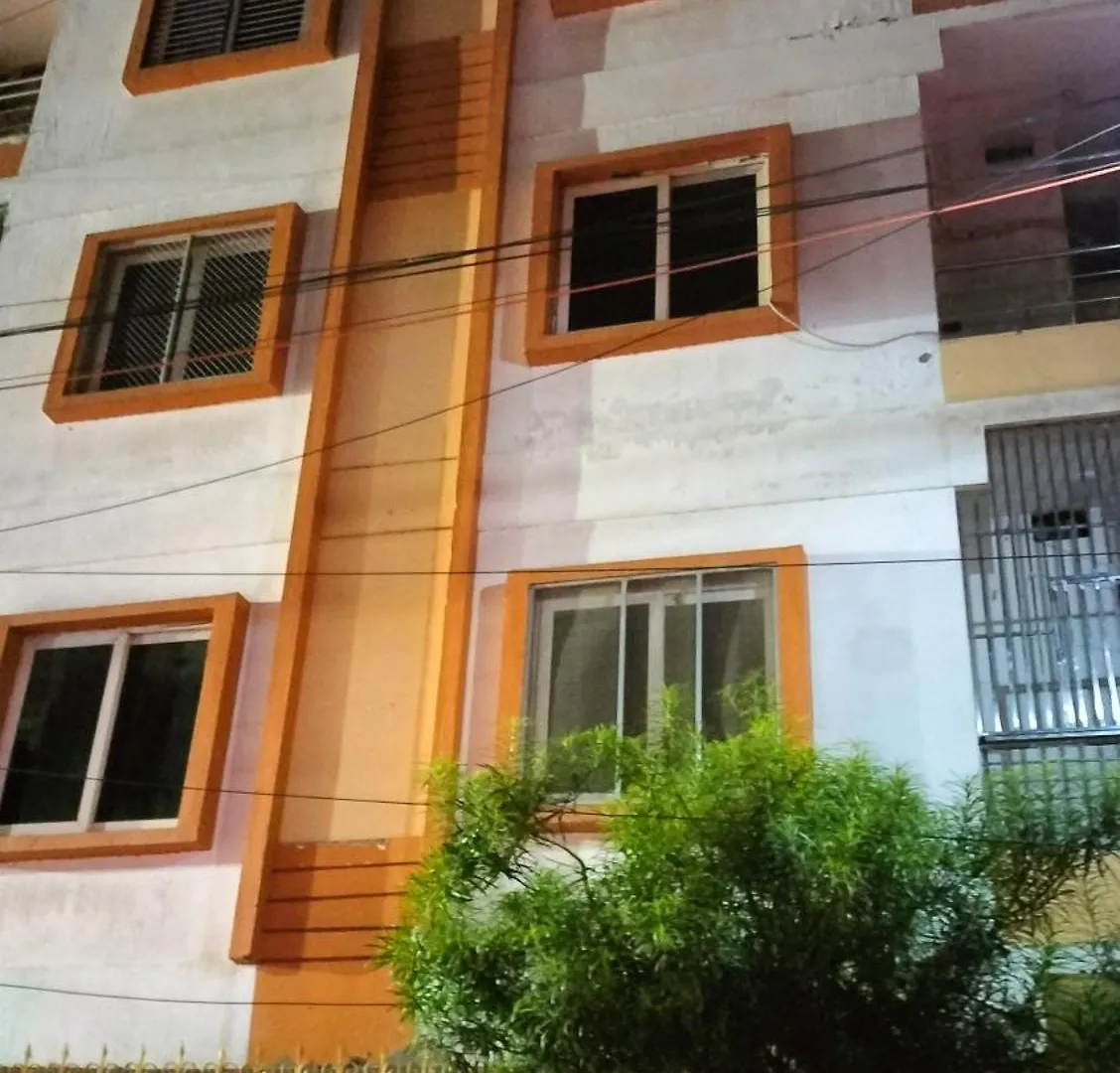 Celebration Apartment- Luxurious Living Accommodation For Families, Just To Temple And Ganga Ghat Varanasi 0*,